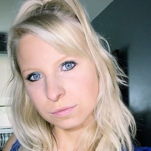 Meet your Posher, Stacy